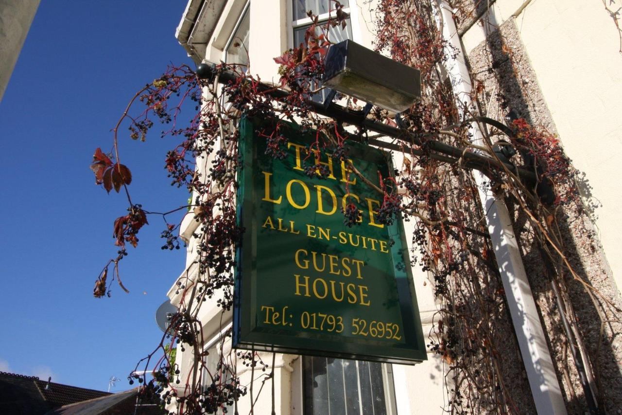 The Lodge Swindon Exteriér fotografie